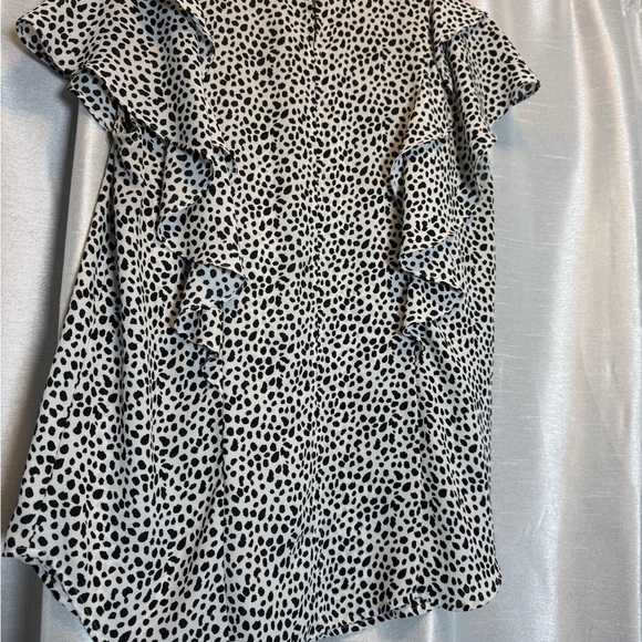 LOFT Black and White Ruffled Sleeve Blouse size medium - Picture 4 of 5